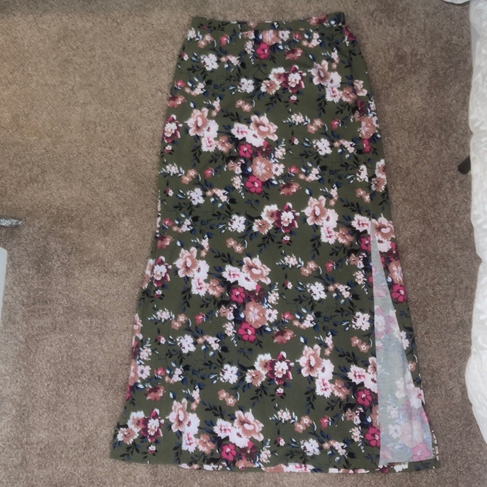 Hunter green woman’s skirt